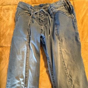 Cowgirl Tuff- cute relax fit jeans!